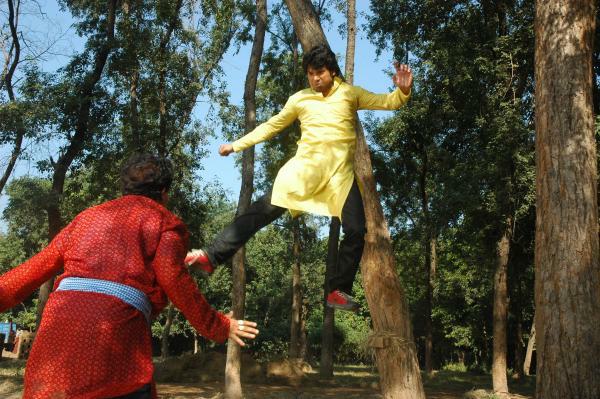 Pravesh Lal doing a  stunt scene