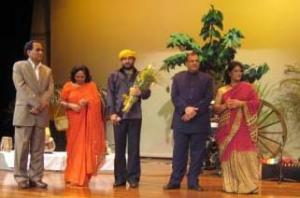 Manoj Tiwari honoured at Mauritius