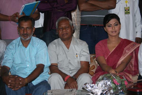 Ash0k Sharan with Kariya Munda and Rinku Ghosh